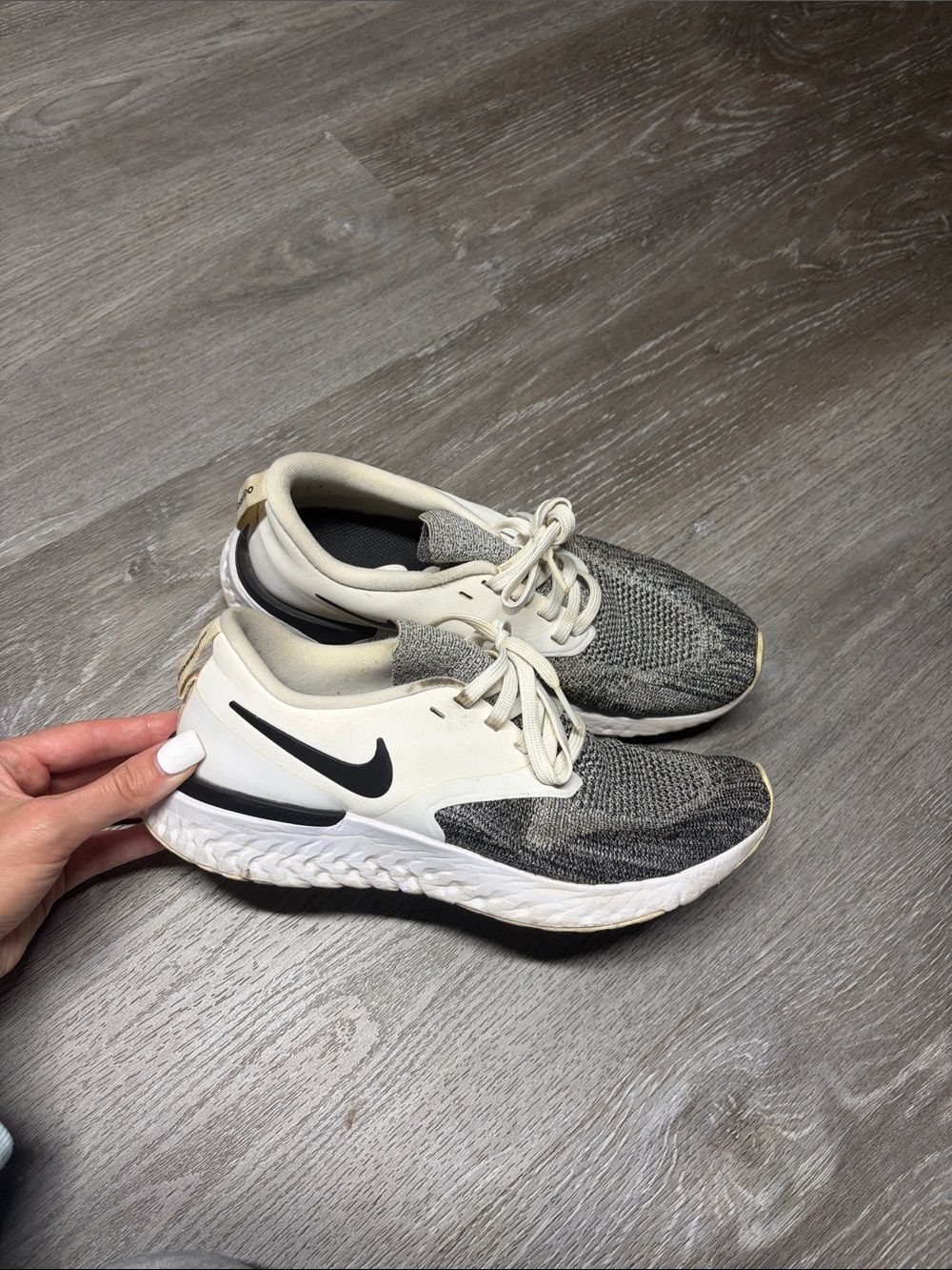 Nike Women’s White and Gray Running Sneakers 7.5